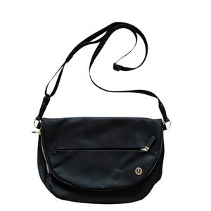 Lululemon Black Medium Festival Bag